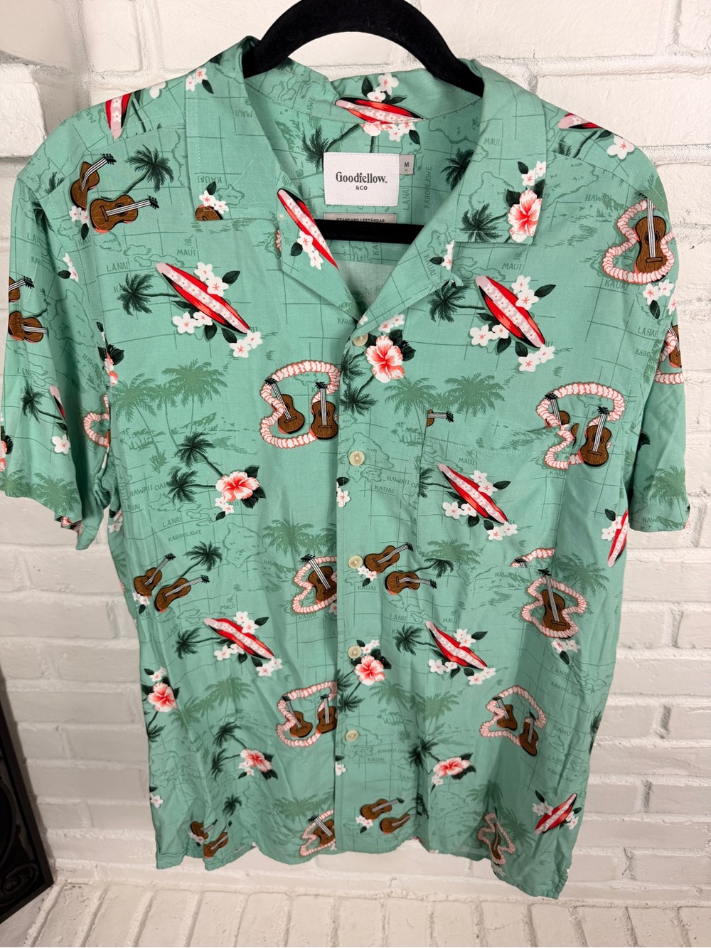 Goodfellow Hawaiian Camp Shirt Medium Rayon Surf Floral Aloha Button Up